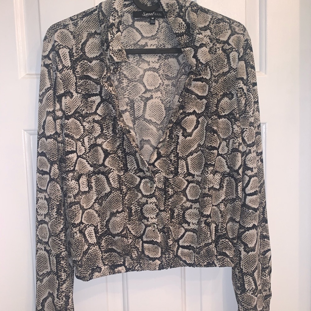 Snake print TOP ****BRAND NEW**** ruched on bottom
